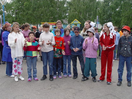 Детдомовцы выступали перед паломниками и детьми из 44-ой гимназии