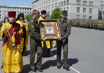 Впервые в Ульяновске чудотворный образ в военном училище