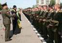 Церемония открытия началась с торжественного внесения Боевого Знамени военного училища.