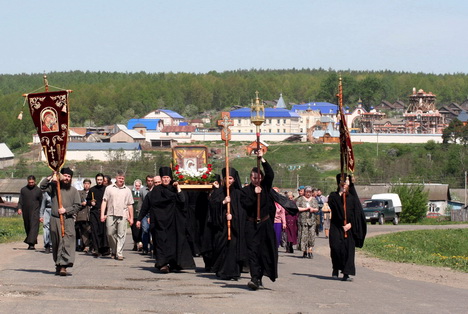 Крестный ход 2008 года с Чудотворным Образом Казанской Жадовской Божией Матери