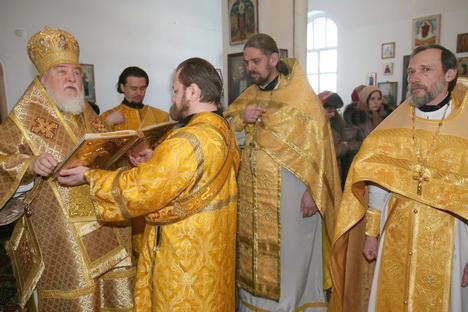 Архиепископ Симбирский и Мелекесский Прокл в храме Ксении Блаженной