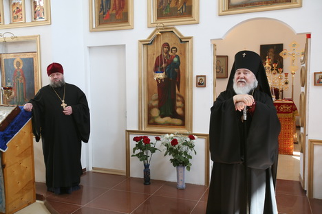 Архиепископ Прокл и протоиерей Николай Шитов- последний хранитель иконы