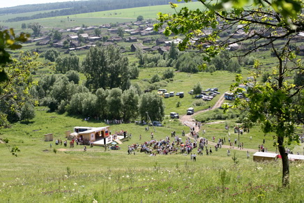 Фестивальная поляна в селе Кивать