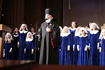 Архиепископ Прокл выступает перед симбирянами