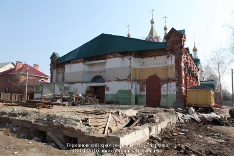 Пристрой разобран, начало работ по восстановлению колокольни храма 