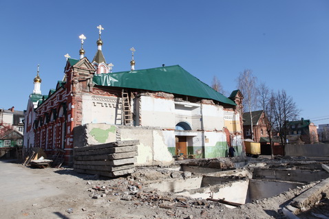 Пристрой разобран, начало работ по восстановлению колокольни храма 