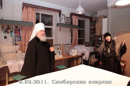 Митрополит осматривает Михайловский монастырь