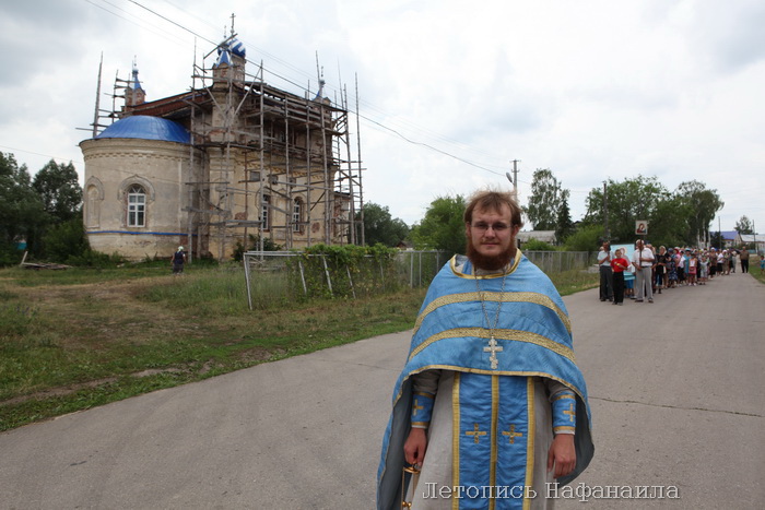 Крестный ход с чудотворной иконой в селе Шаховское.
