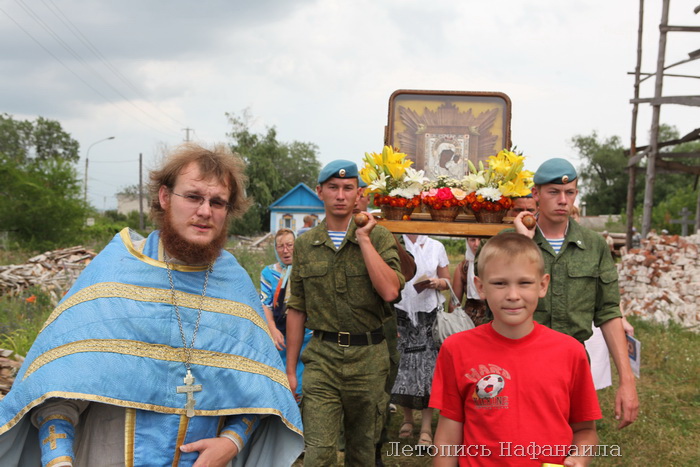 Крестный ход с чудотворной иконой в селе Шаховское.