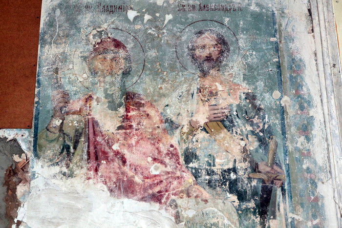 Росписи на стенах Покровской церкви.