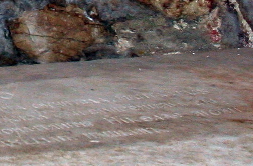Надпись на плите, где вероятно покоились мощи Николая Чудотворца