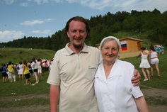 Протодиакон Андрей Коршунов, уроженец села Кивать с мамой Анной Андреевной