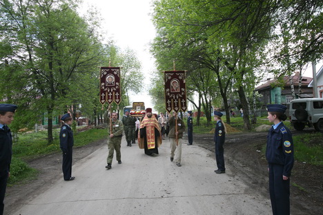 Симбирские кадеты провожают Богородицу почетным караулом