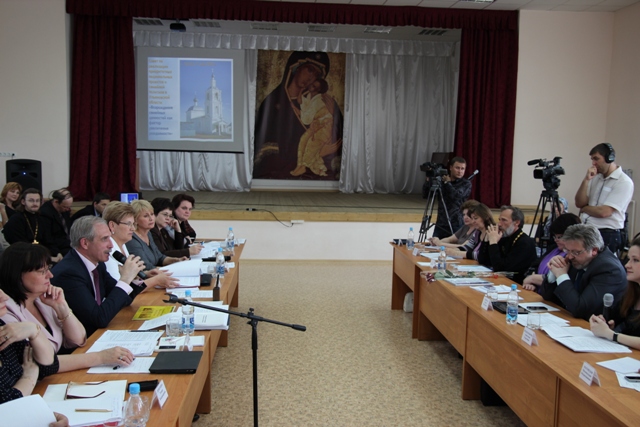 11 мая 2012 года в Арском состоялось заседание Совета по реализации приоритетных национальных проектов и семейной политике в Ульяновской области.