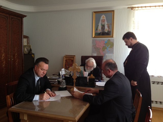 Подписаны Соглашения о сотрудничестве Симбирской епархии с УФМС и Ульяновской таможней.
